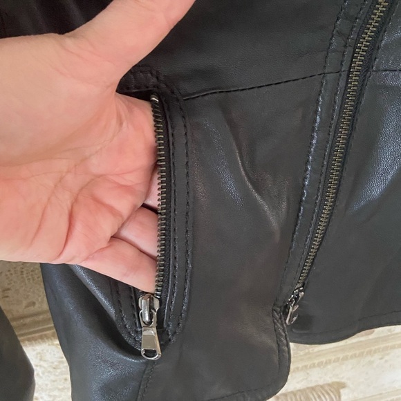- Schyia black Moto genuine Lamb leather jacket size 40, silver hardware - Picture 10 of 10
